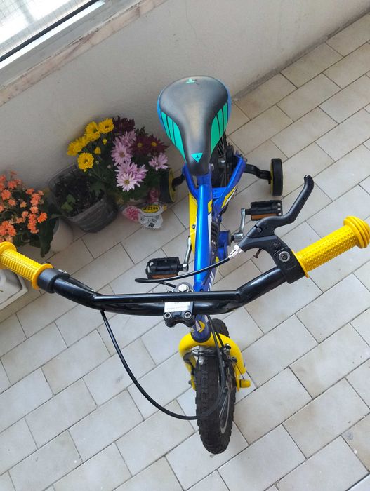 Bicicleta de criança com rodinhas
