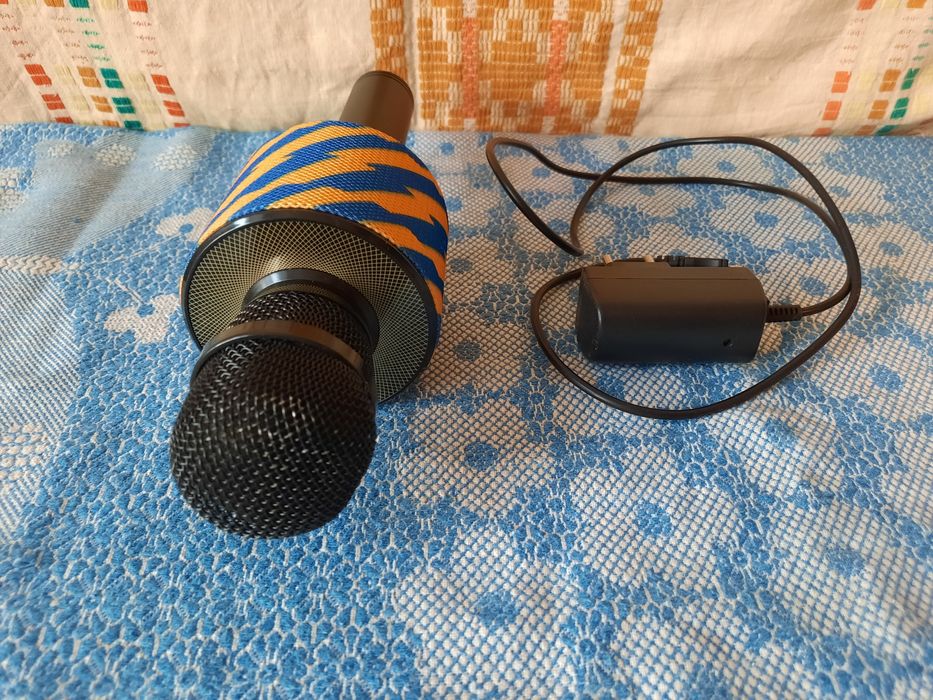 Караоке микрофон V8 беспроводной блютуз микрофон bluetooth