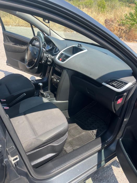 Vende se Peugeot 207