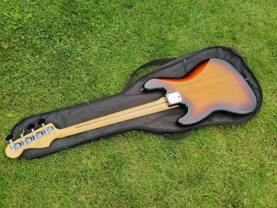 Squier Fender Classic Vibe '70s Jazz Bass gitara