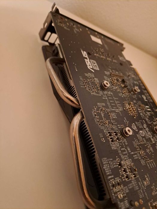 Placa gráfica Asus ROG AMD Radeon RX 560 4GB GDDR5
