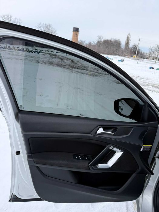 Peugeot Пежо 308 SW 2016