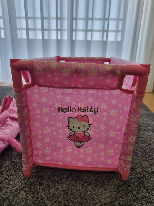 Conjunto  carrinho cama alcofa e saco hello kitty  como novo