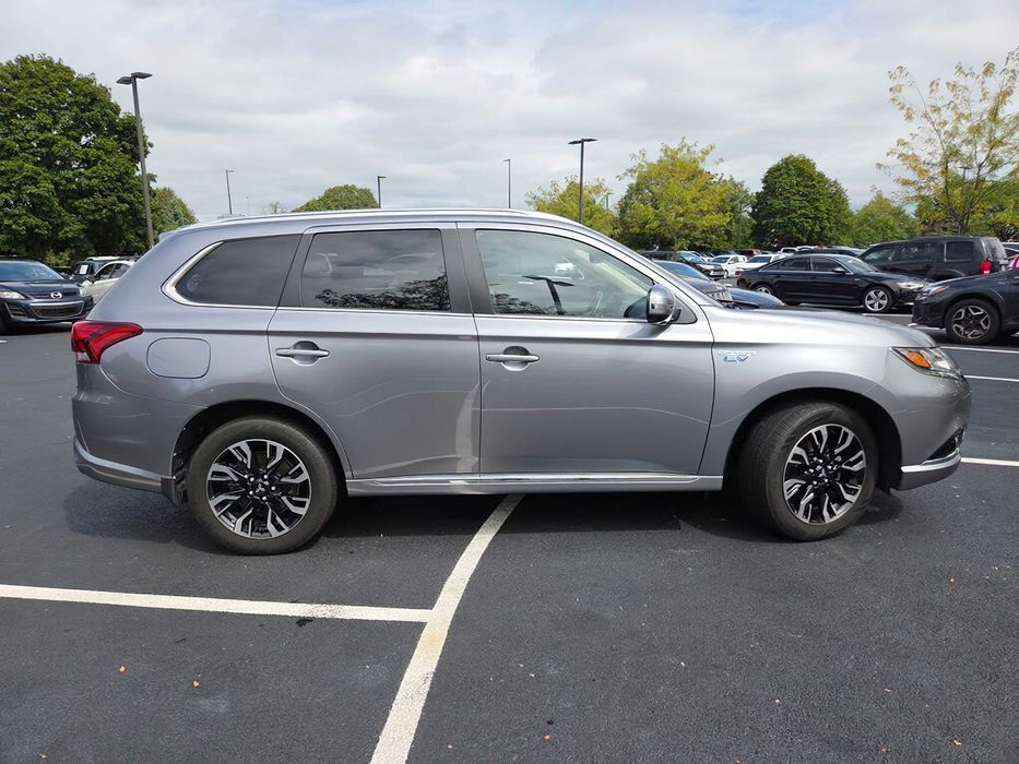 Mitsubishi Outlander PHEV GT      2018