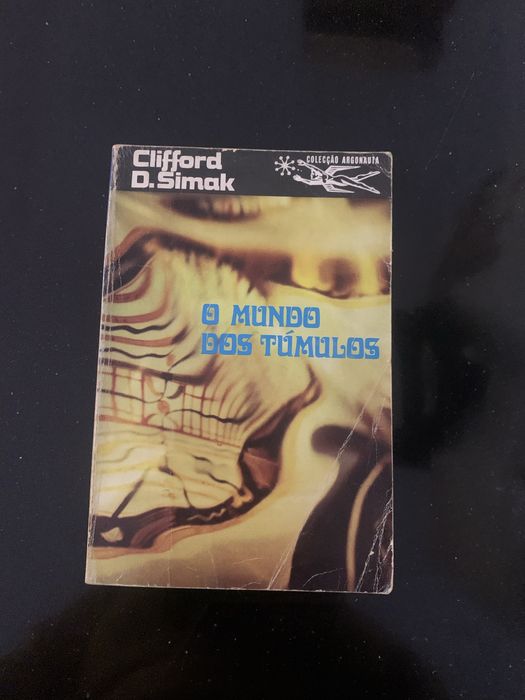 Livro - O Mundo dos Túmulos