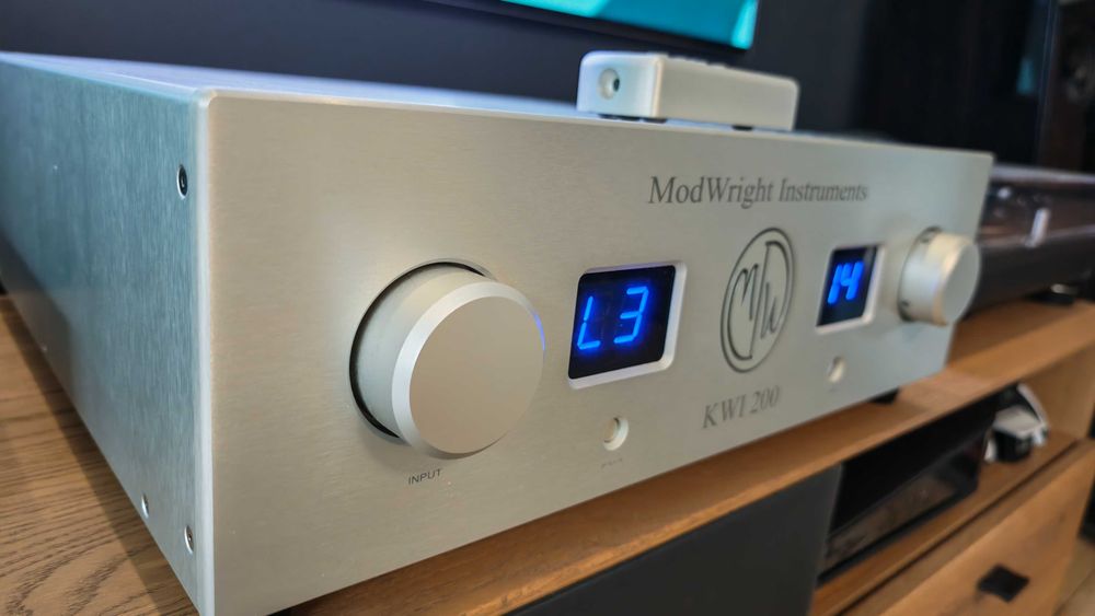 Wzmacniacz ModWright Instruments KWI 200 stan doskonały, Unikat, High-End, 400W na kanał przy 4Ω