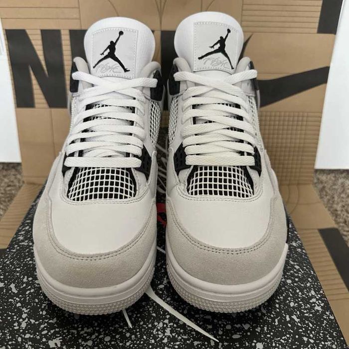 Jordan 4 Retro Military Black R.42