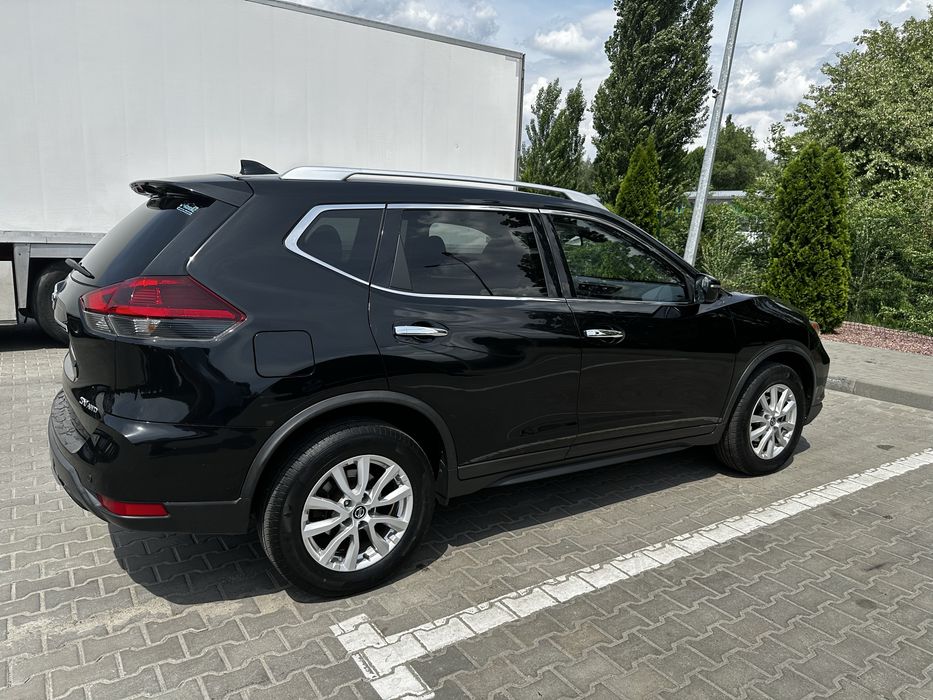 Nissan Rogue SV 2018г газ-бензин