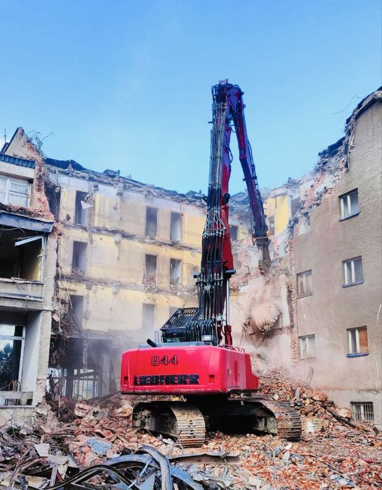 Wynajem koparki wyburzeniowej dlugie ramie wyburzenia uslugi transport