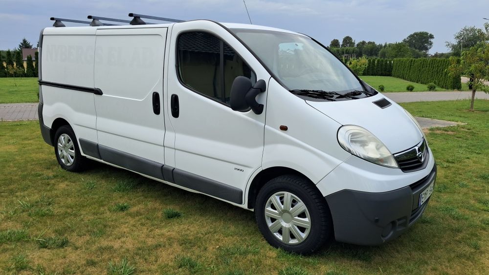 Sprzedam samochód dostawczy Opel vivaro Long 2,0 cdti