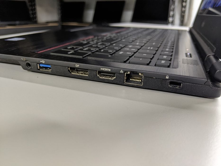 Ноутбук Fujitsu Lifebook U759 15.6 intel i3 8154 4.0Ghz    8Gb/256Gb