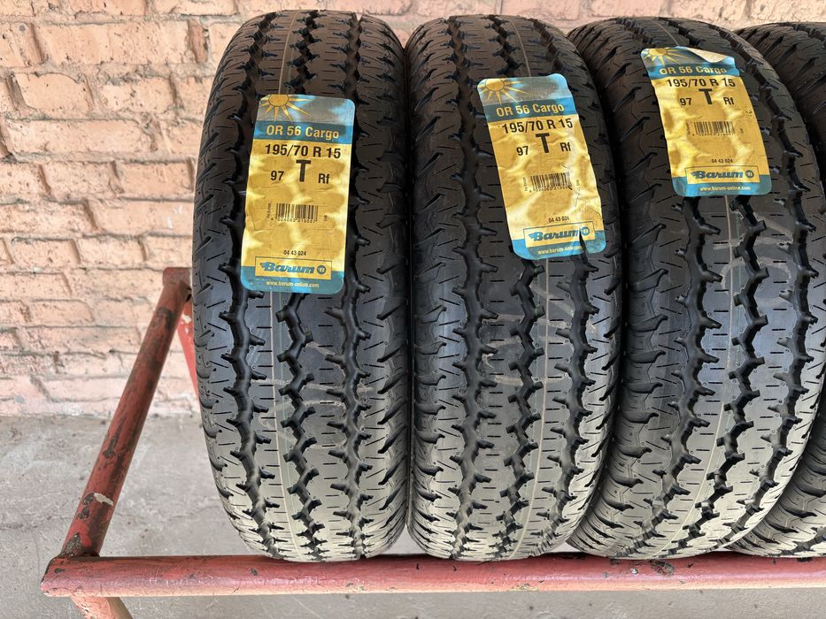 Комплект НОВИХ літніх шин 195/70R15 Barum