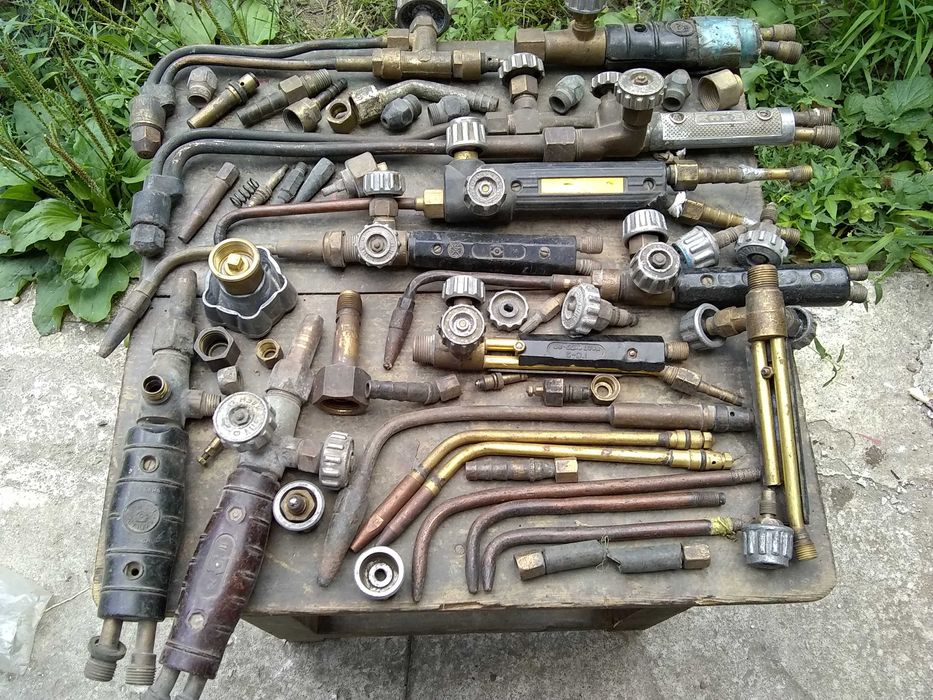 Ацетиленовый генератор, редуктор, резак, горелка, шланги