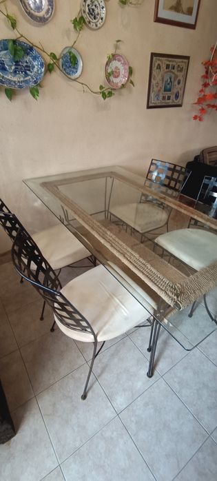 Mesa de Vidro + 4 Cadeiras