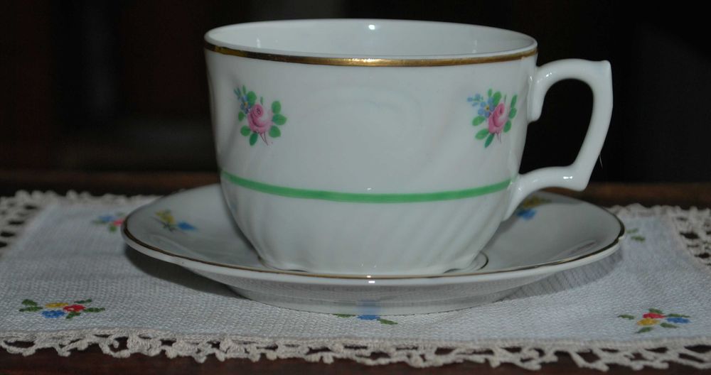 Chávena e Pires Porcelana Antigos Electro Cerâmica do Candal