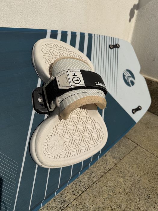 Prancha Kitesurf Cabrinha Spectrum 136x41 (2021) + Pads/Straps