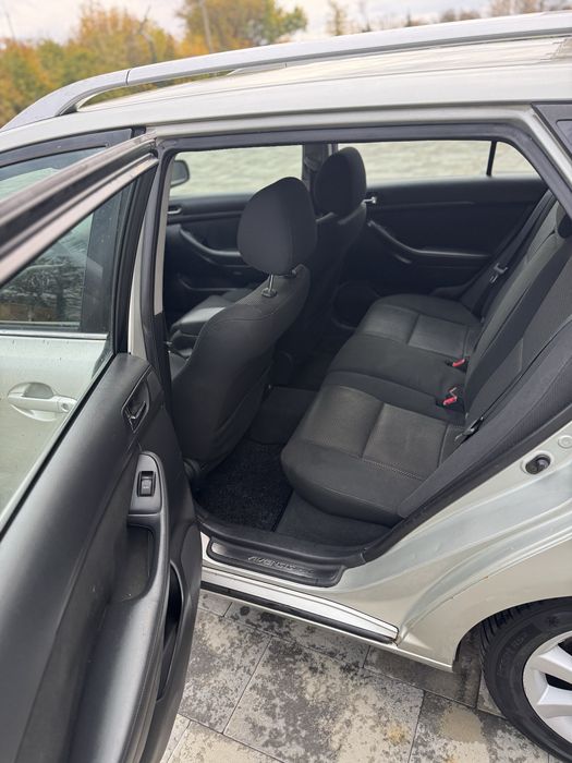 Toyota Avensis 2,0d механіка в гарному стані