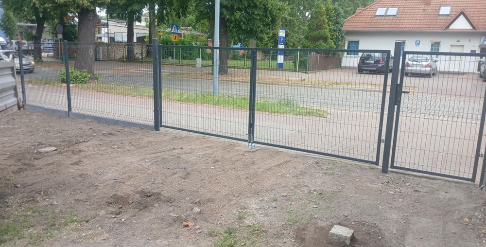 Montaż ogrodzeń panelowych 2d,3d boksy płoty betonowe