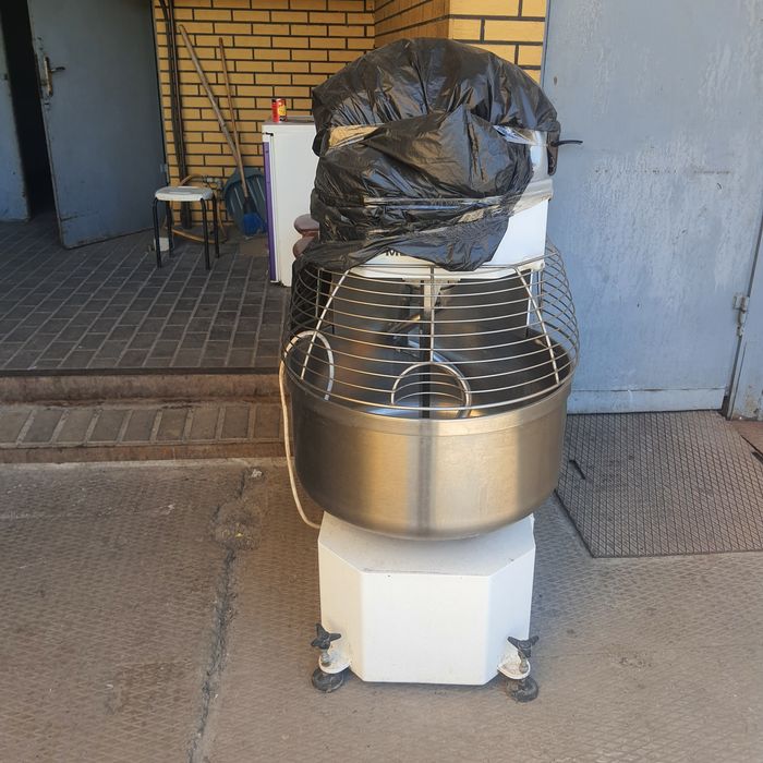 Продам тестомесы,растойки