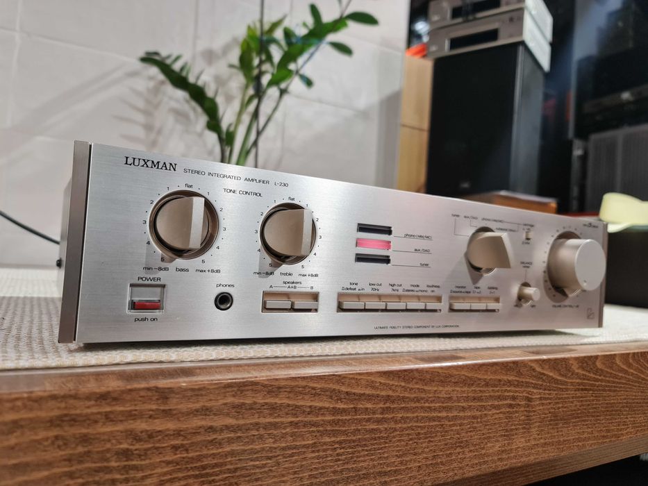 Підсилювач Luxman L-230