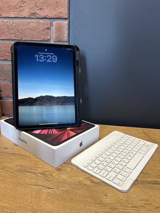 Apple M1 IPad Pro 3 CELLULAR 11 cali 128GB + klawiatura + etui