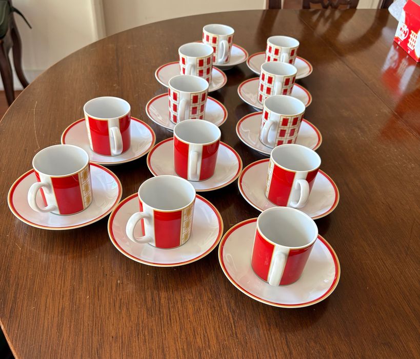 12 chávenas de café novas  da Casa Alegre ( by Vista Alegre)