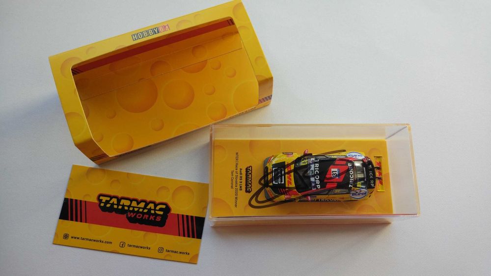 Réplica carro Audi RS 3 LMS 1:64 assinada Tom Coronel WTCR 2020