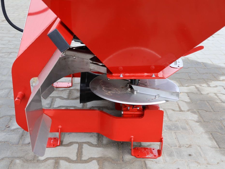 Rozsiewacz nawozu dwutalerzowy 400‎ -‎ 1600 litrów TYTAN