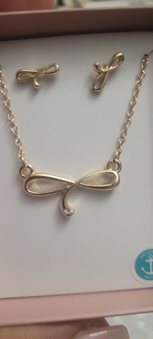 Zestaw biżuteri Avon. Nowe. Polecam.