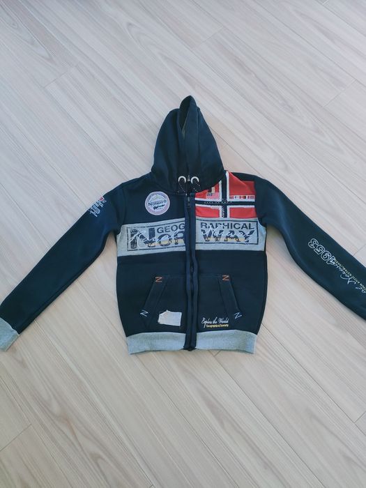 Bluza chłopięca 146/152 z kapturem