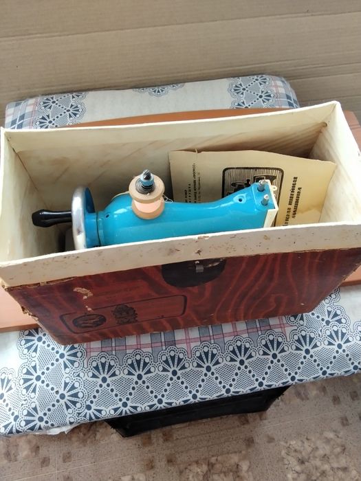 Детская швейная машинка МЗИ "Прогресс". 1970 г.