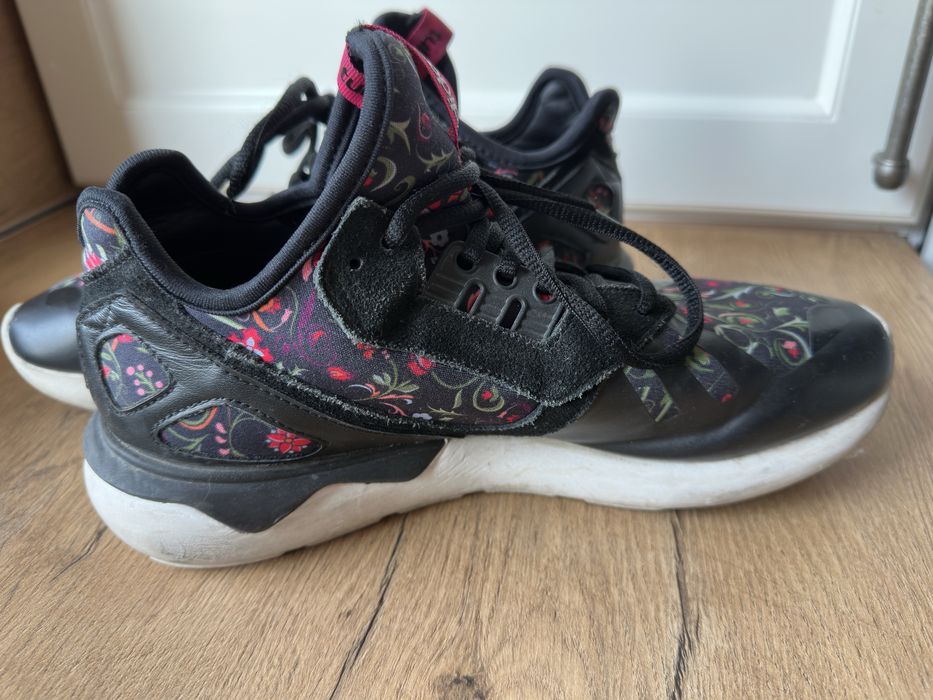 Adidas tubular runner moscow flowers 40