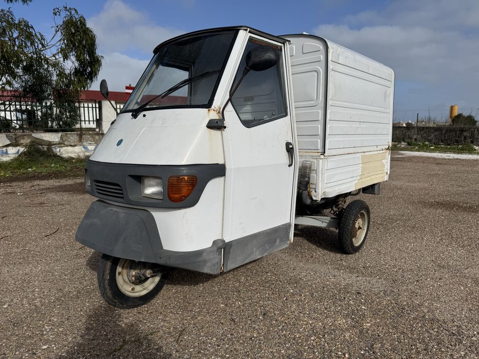 Piaggio Ape 50 a circular