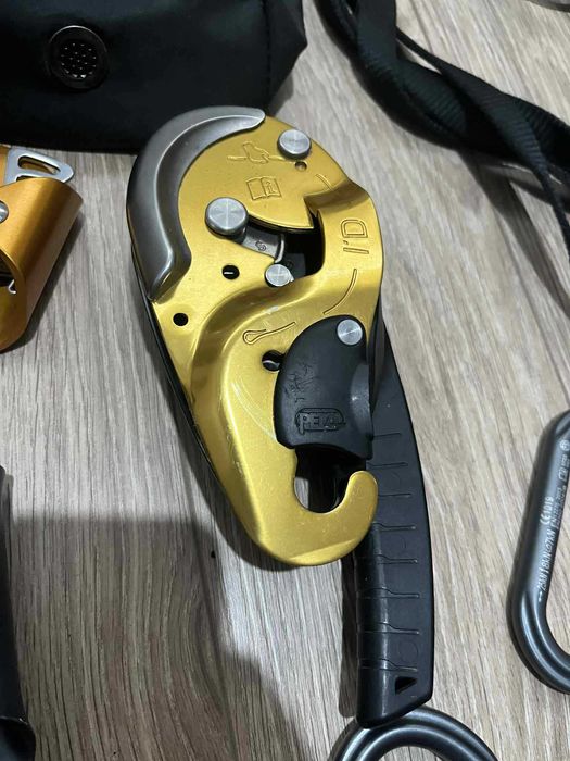 Sprzęt do wspinaczki przemysłowej PETZL ID ASAP uprząż CAMP i inne