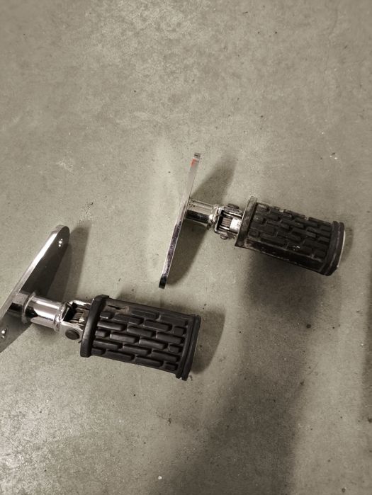 Pousa pés suporte farol Yamaha