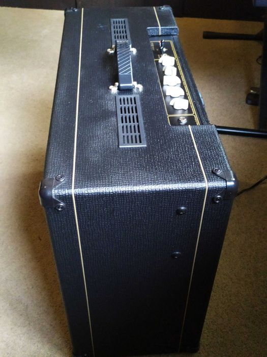 Amplificador a Válvulas Vox AC30