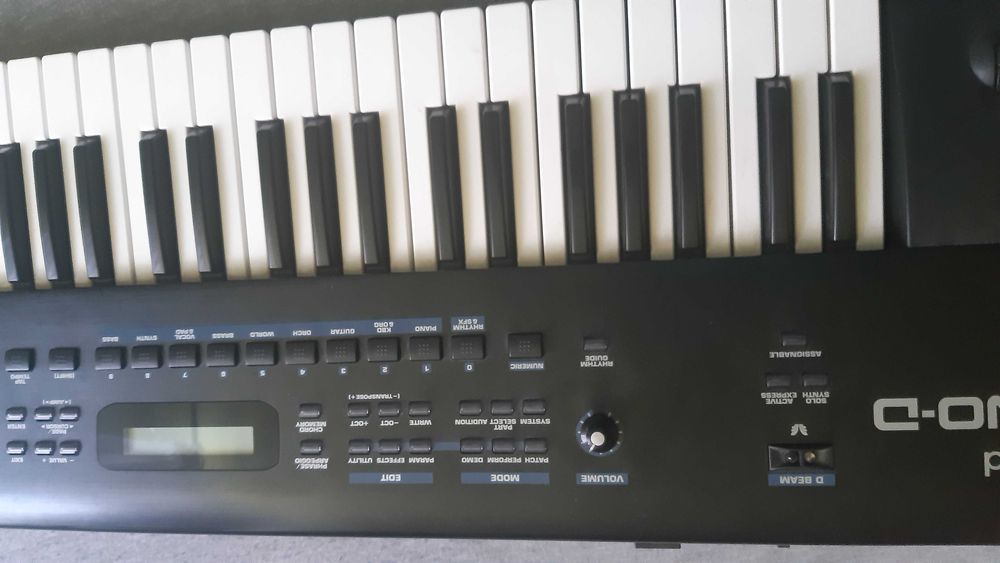 Roland Juno D - syntezator + pokrowiec + oryginalny zasilacz