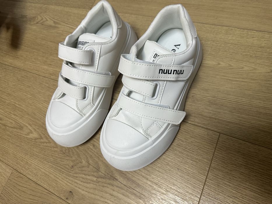 Кеди жіночі.