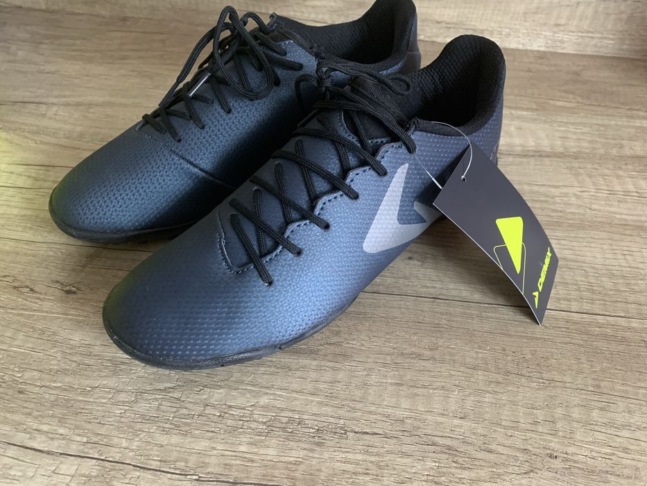 Бутси Demix, 41 розмір. Довжина устілки 27 см. Нові