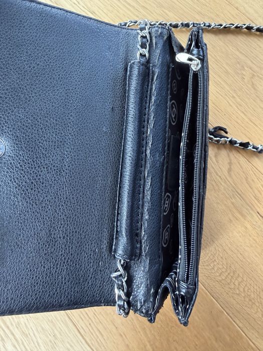 Torebka kopertowka Chanel uszkodzona