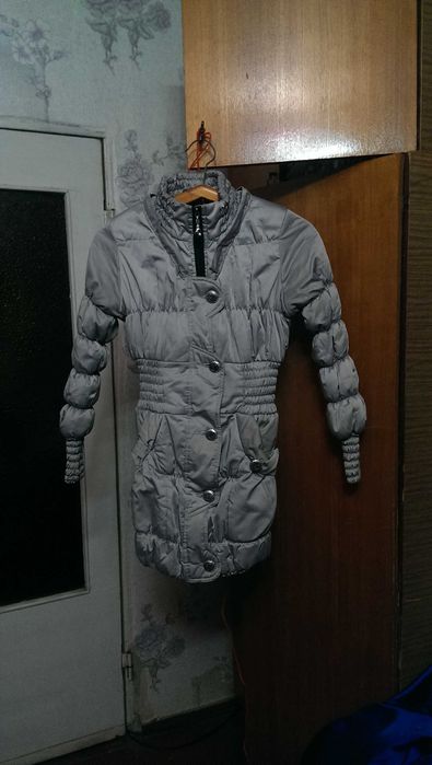 Тёпленький Пуховик, куртка, пальто на девочку в отличном состоянии