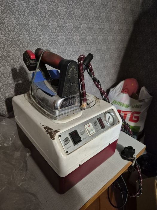 Праска з парогенератором Silter