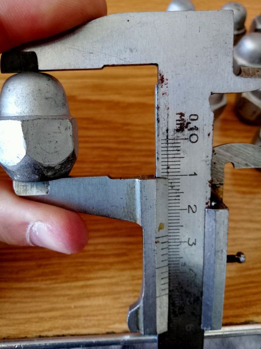 Гайка колісна на 21