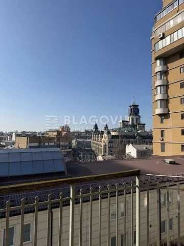 Продам 5- кімнатну квартиру на Кропивницького