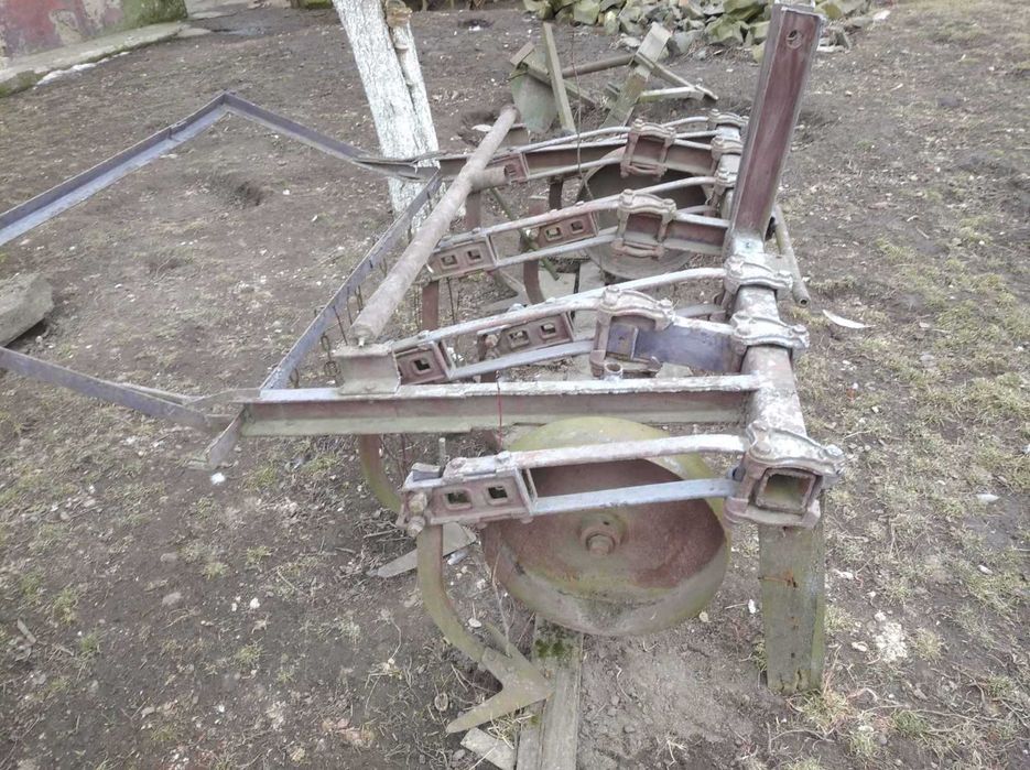 Продається трактор в комплекті