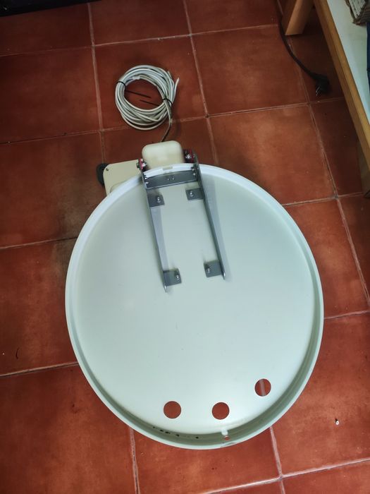 Antena Parabólica Automática ALDEN Orbiter 65 + Recetor TNT HD