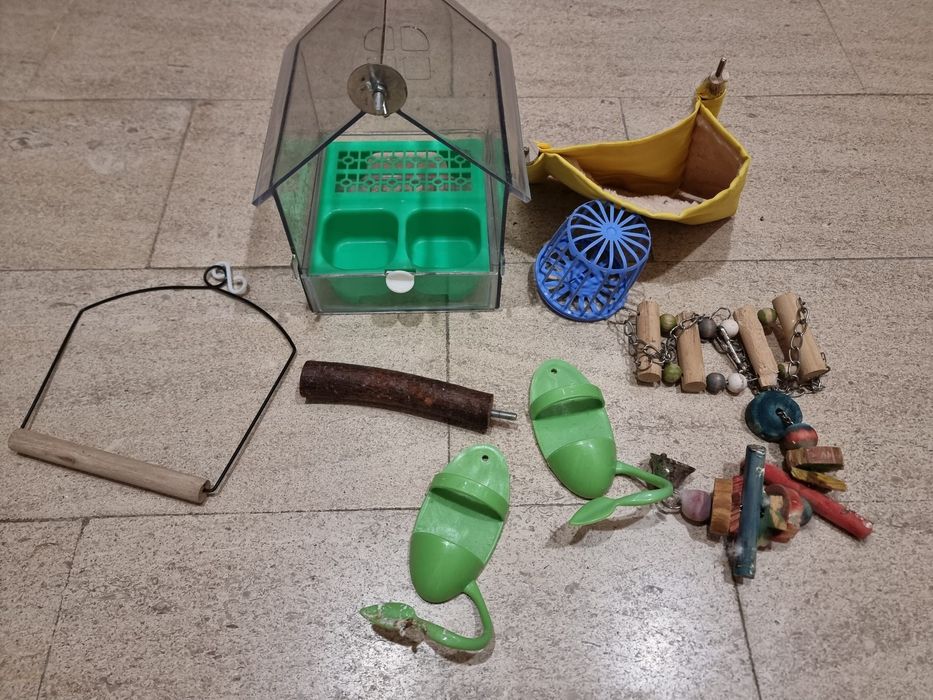 Vendo gaiola de pássaros