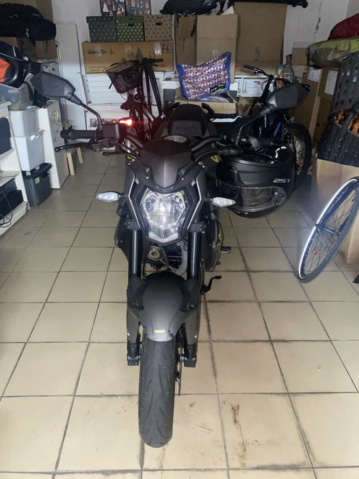 Benelli bn125cc (EU5) pouco rodada.