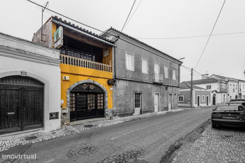 Espaço Comercial de Traça Única c/ Potencial para Loft – Centro de Alc