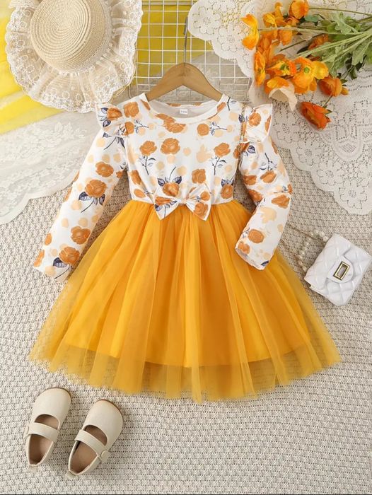 Нарядна сукня на дівчинку 7-8 років